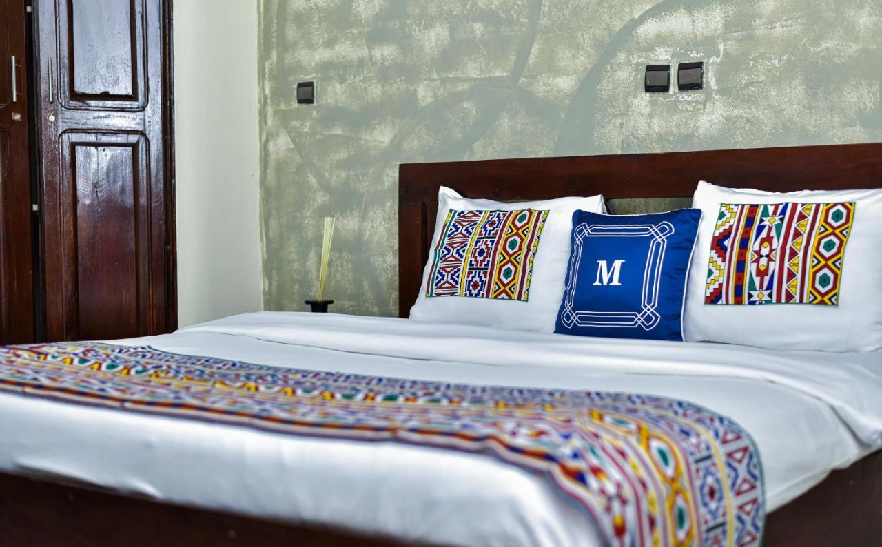 Hotel M'Rode Lomé Buitenkant foto